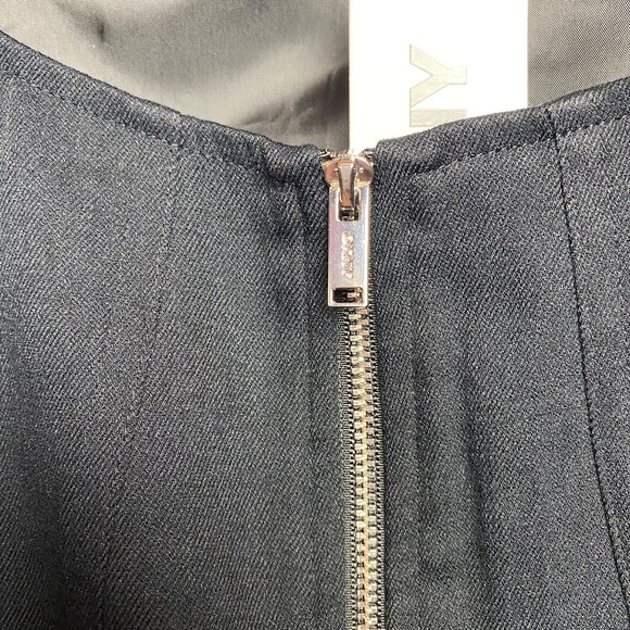 DKNY NWT Womenʻs Sleeveless Lined Zip Front Vest Top Large - Picture 6 of 10